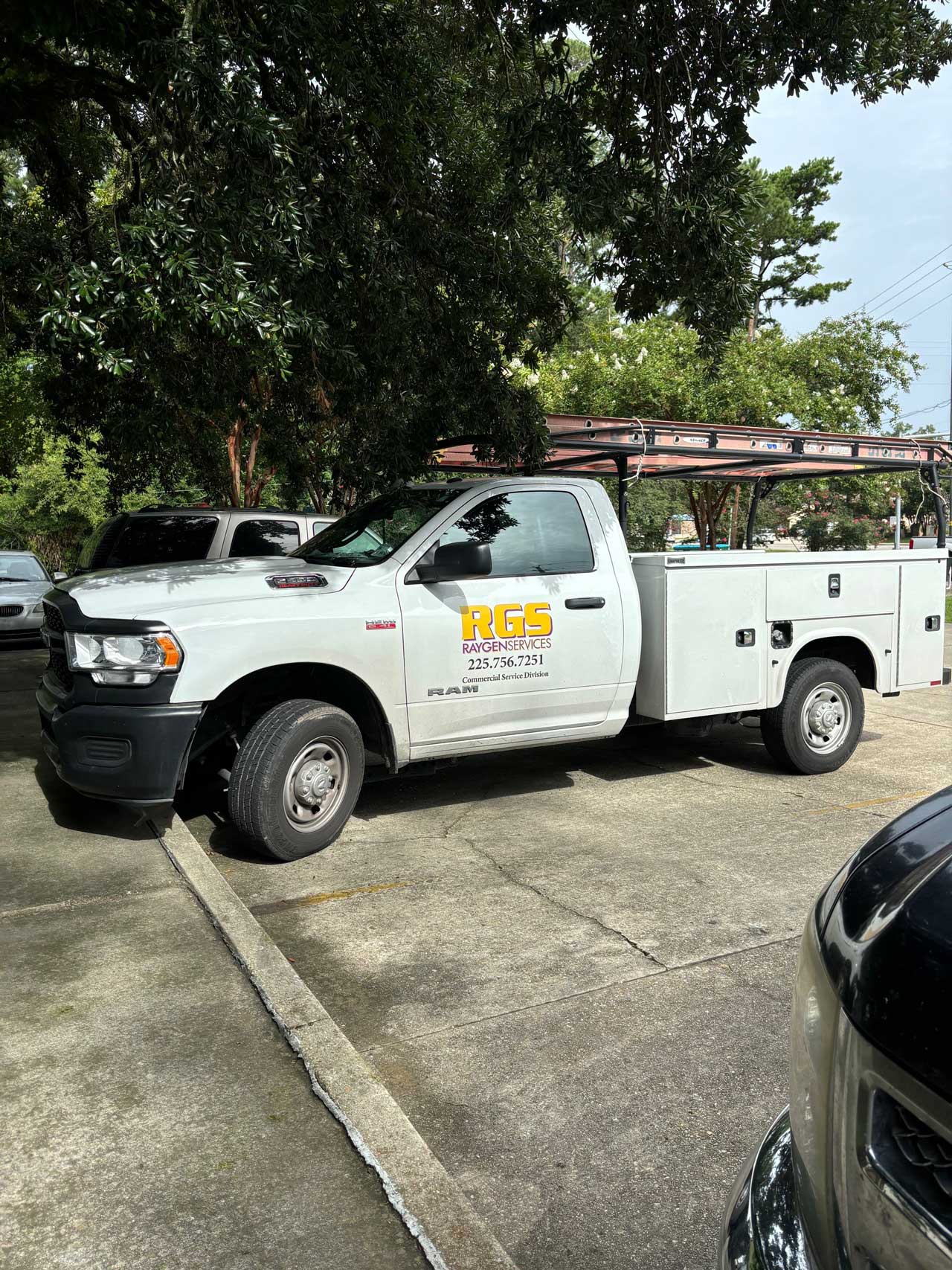 Raygen Services & Maintenance truck